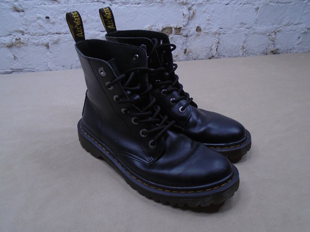 Dr Doc Martens Luana Air Wair Black Leather Combat Boots US Women’s Size 8 EUC